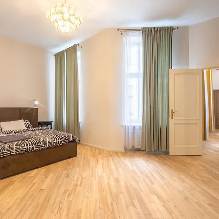 Apartment Embassy Area, Spacious 2br Riga