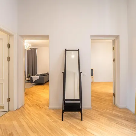 Apartment Embassy Area, Spacious 2br Riga