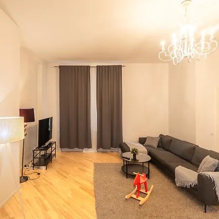 Apartment Embassy Area, Spacious 2br Riga