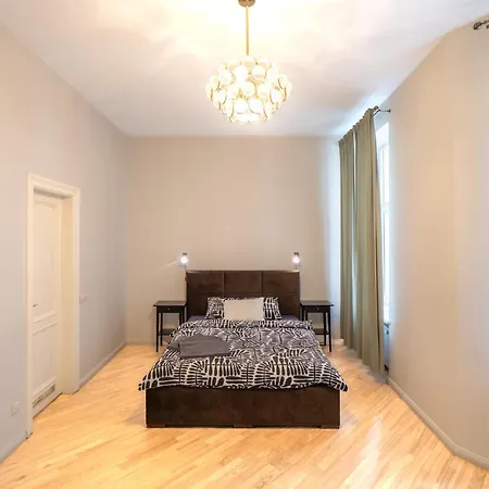 Embassy Area, Spacious 2br * Riga