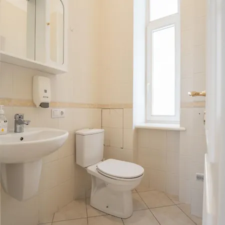 Embassy Area, Spacious 2br Apartment *